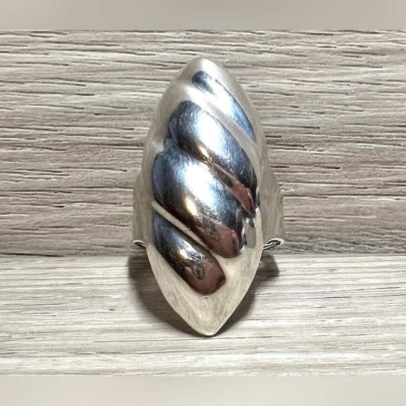 Designer LOS BALLESTEROS Sterling Silver Puffy Marquise Ring, Size 7.5, 10g - Picture 2 of 11
